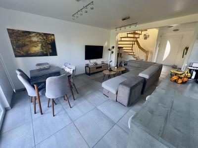 Maison - 74 m² - 4 pièces