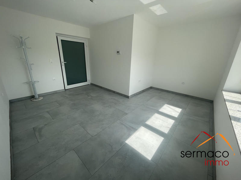 Local commercial - 94 m² - 4 pièces