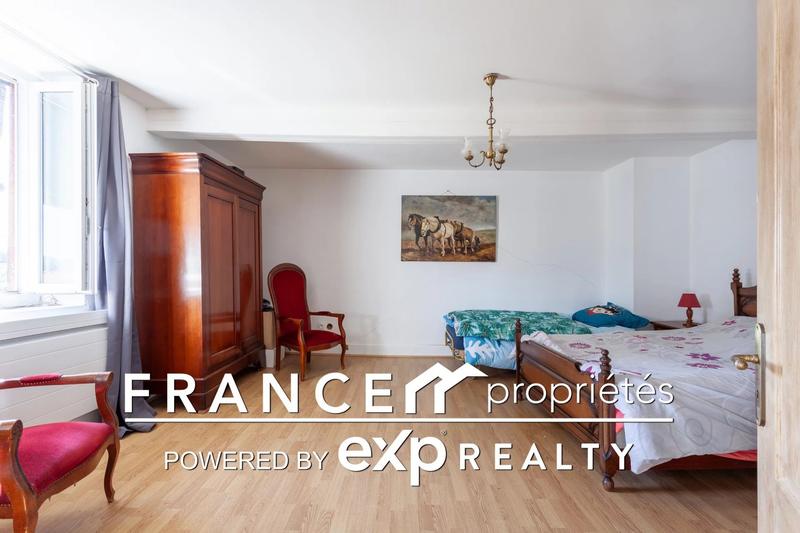 Maison - 192 m² - 4 pièces