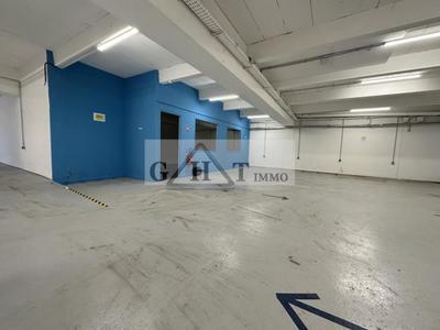 Entrepôt - 1 850 m²
