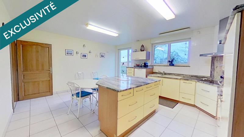 Maison - 488 m² - 8 pièces