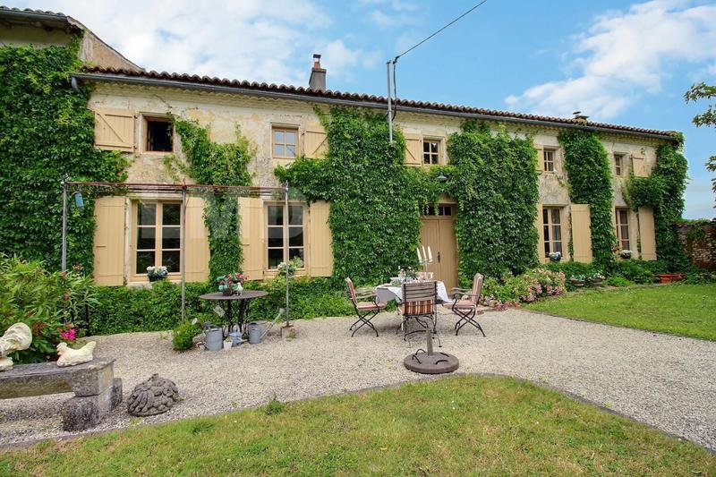 Longère - 218 m² - 5 pièces