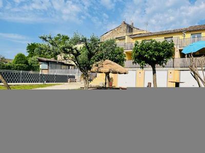 Propriété - 719 m² - 37 pièces