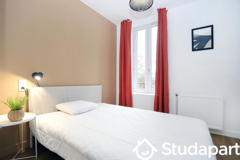 Chambre - 14 m² - 1 pièce