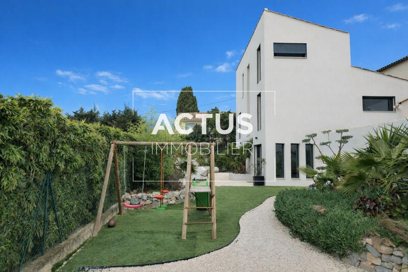 Maison - 169 m² - 7 pièces