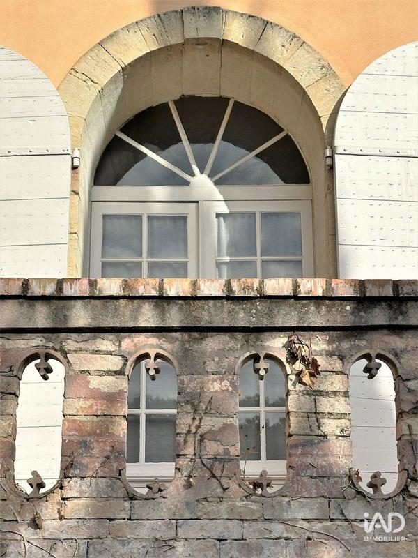 Maison - 690 m² - 17 pièces