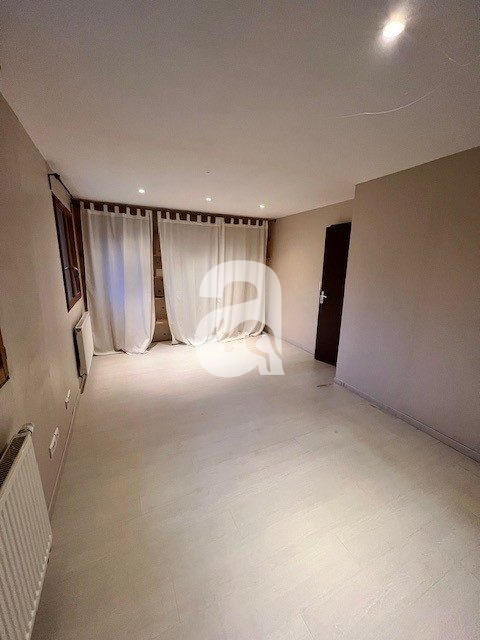 Maison - 101 m² - 6 pièces