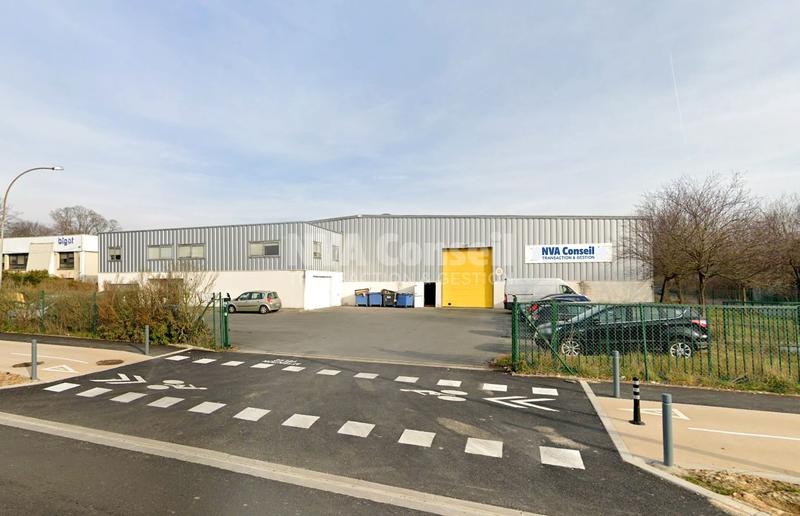 Entrepôt - 1 856 m²