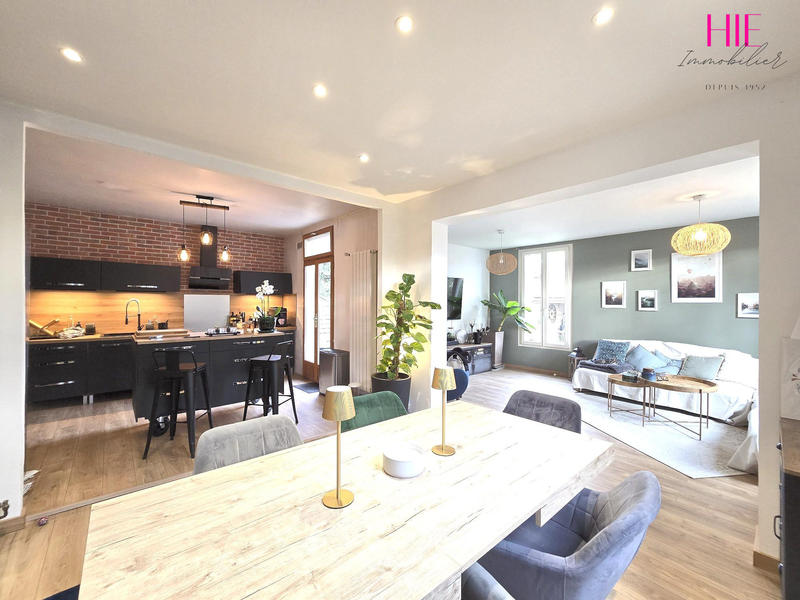 Maison - 140 m² - 6 pièces