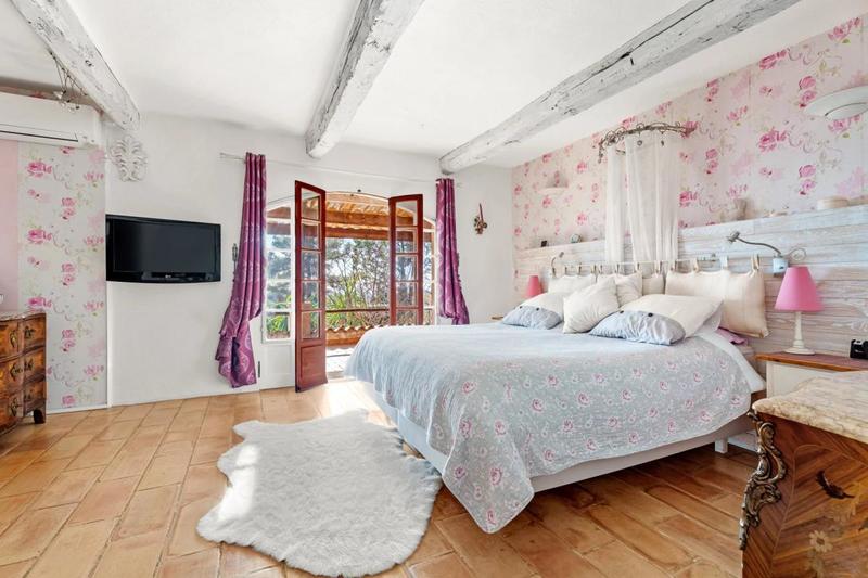 Mas - 262 m² - 7 pièces