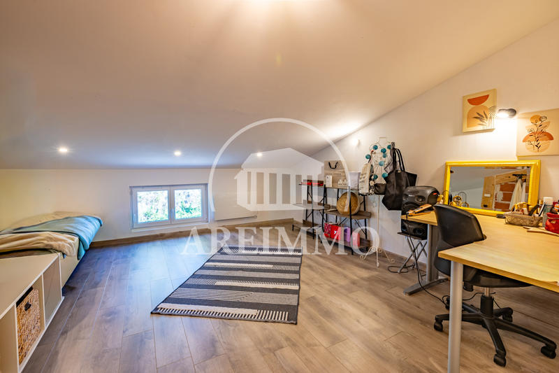 Maison - 228 m² - 11 pièces