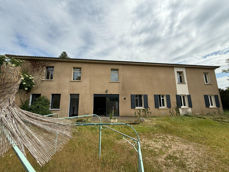 Maison - 402 m² - 9 pièces