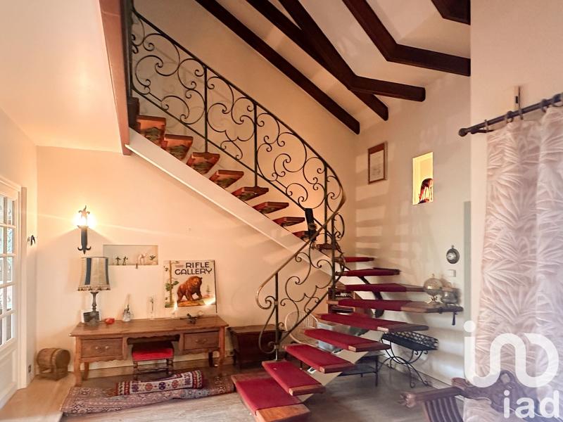 Maison de maîtres - 256 m² - 11 pièces