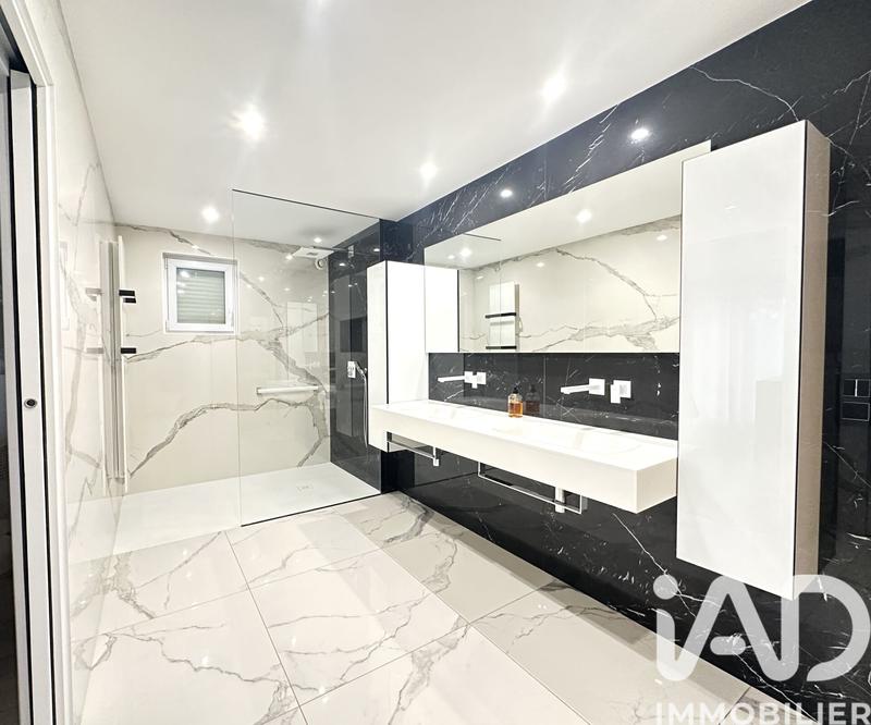 Maison de maîtres - 254 m² - 8 pièces