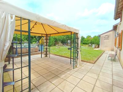 Maison - 250 m² - 8 pièces