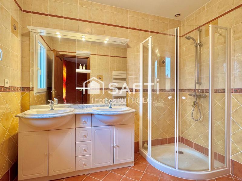 Villa - 233 m² - 5 pièces