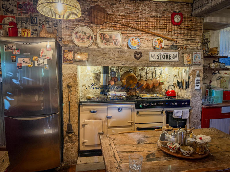 Maison - 220 m² - 9 pièces