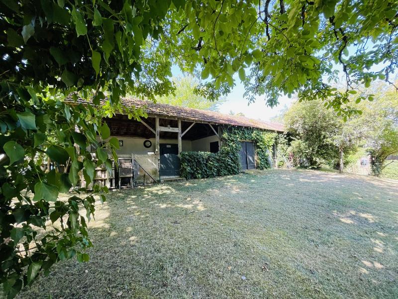 Maison traditionnelle - 236 m² - 9 pièces