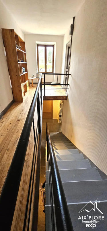 Maison - 240 m² - 6 pièces