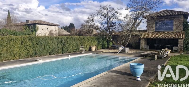 Maison - 195 m² - 6 pièces