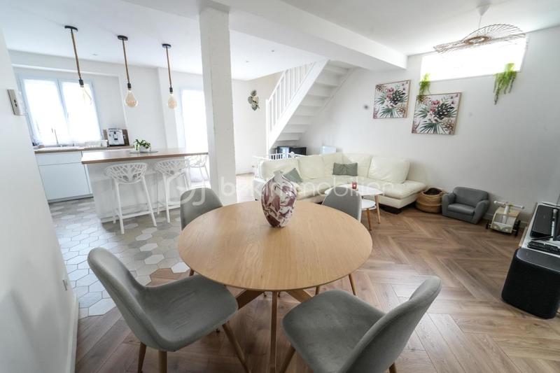 Maison - 108 m² - 6 pièces