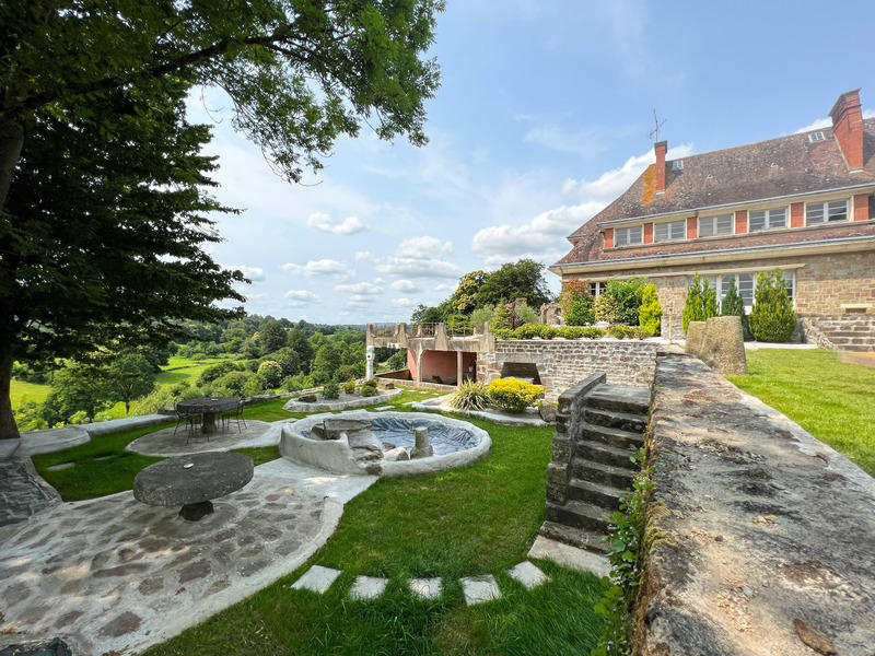 Propriété - 300 m² - 13 pièces