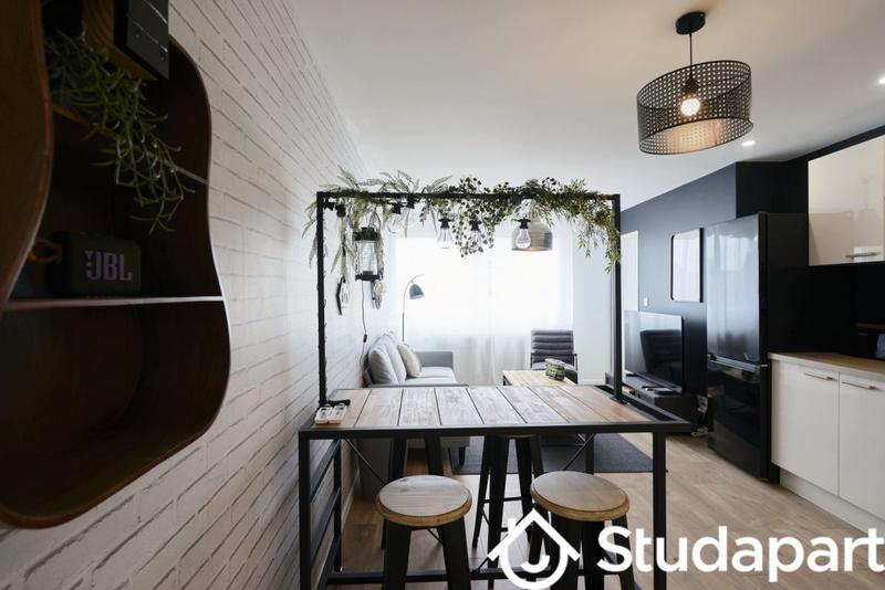 Chambre - 11 m² - 1 pièce