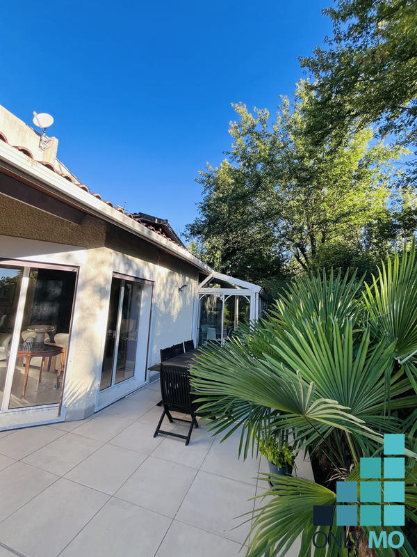 Villa - 330 m² - 6 pièces