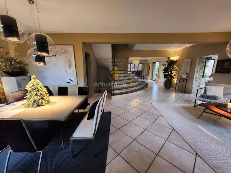 Maison - 254 m² - 10 pièces