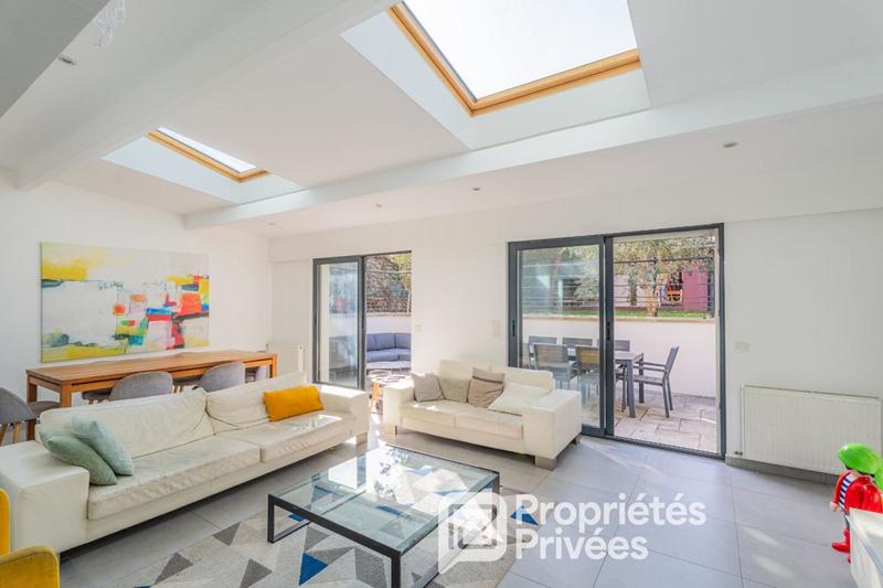 Maison - 187 m² - 8 pièces