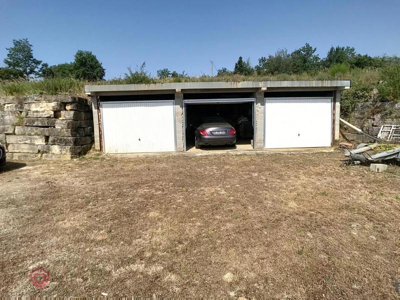 Propriété - 360 m² - 10 pièces