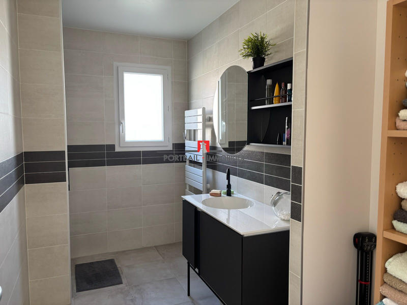 Maison contemporaine - 140 m² - 7 pièces