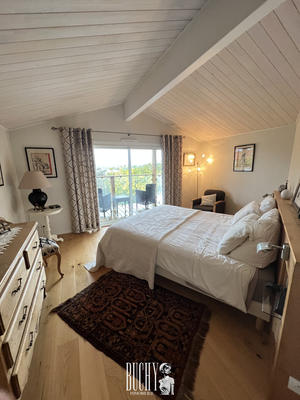 Maison - 215 m² - 7 pièces