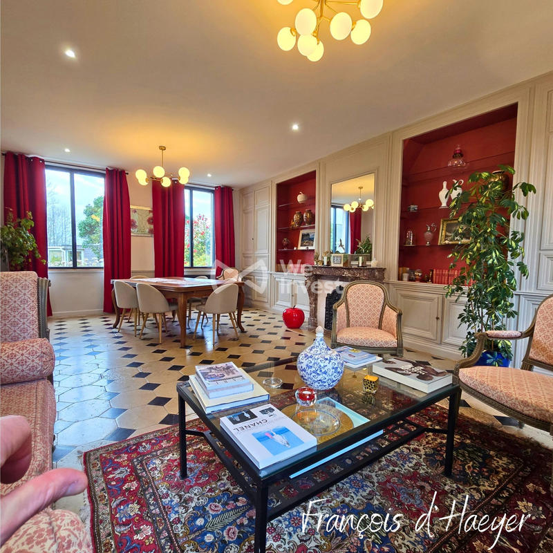 Maison - 310 m² - 9 pièces