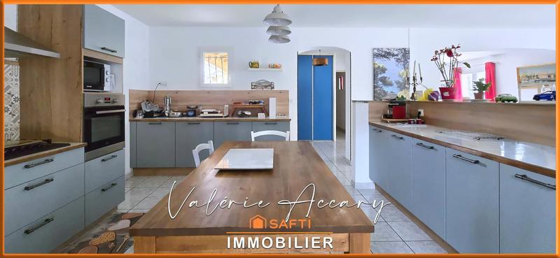 Maison - 202 m² - 8 pièces