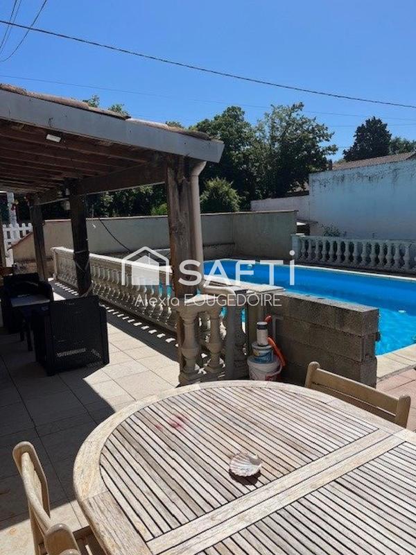 Maison - 236 m² - 7 pièces