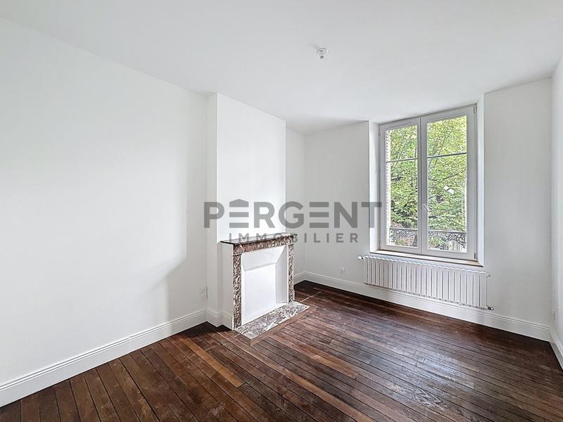 Appartement - 80 m² - 5 pièces