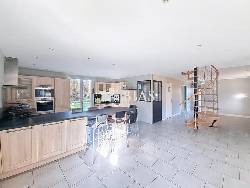 Maison contemporaine - 195 m² - 8 pièces