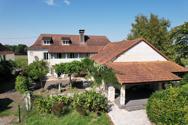 Maison - 213 m² - 5 pièces