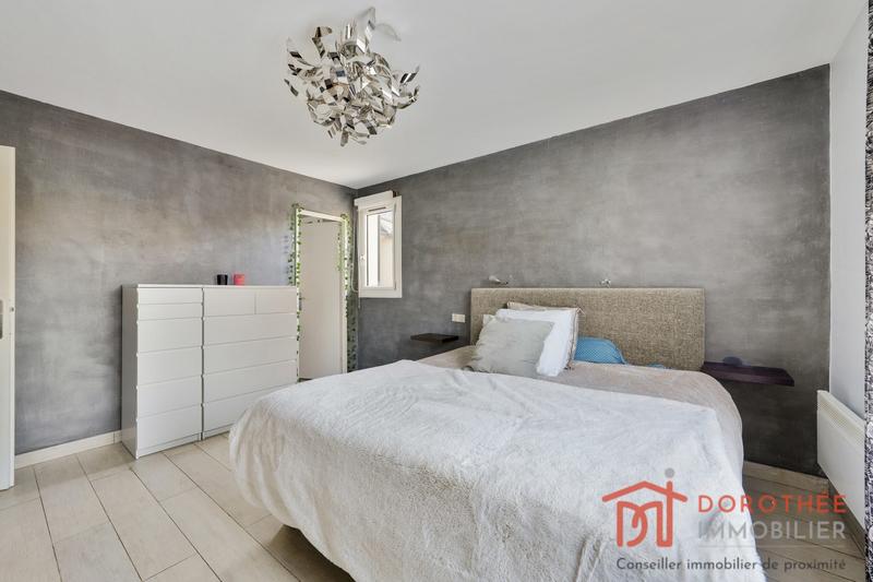 Maison - 212 m² - 8 pièces