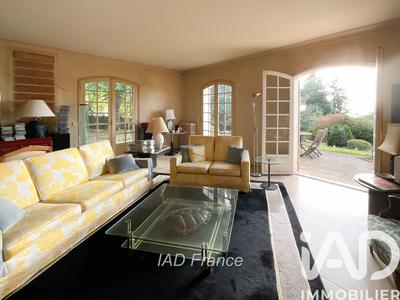 Maison - 225 m² - 8 pièces