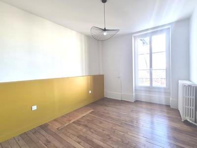 Appartement - 84 m² - 4 pièces