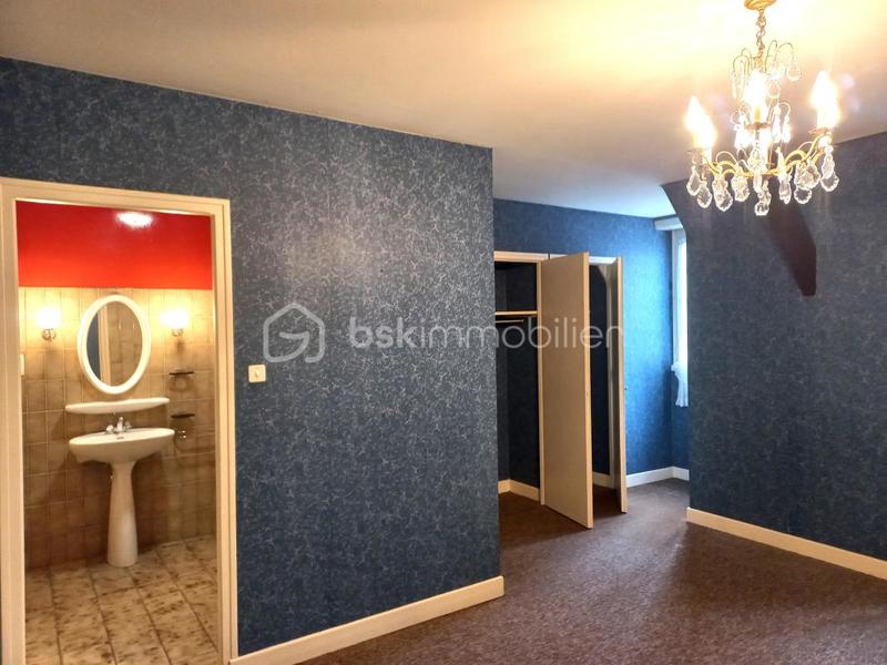 Maison traditionnelle - 316 m² - 11 pièces