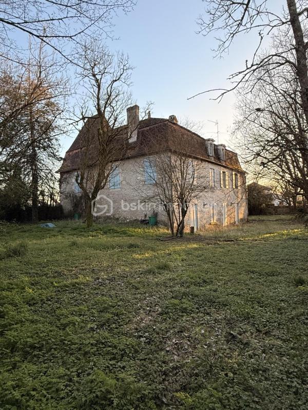 Maison - 300 m² - 10 pièces