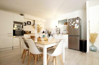 Appartement - 75 m² - 3 pièces