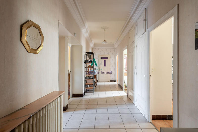 Appartement - 179 m² - 7 pièces