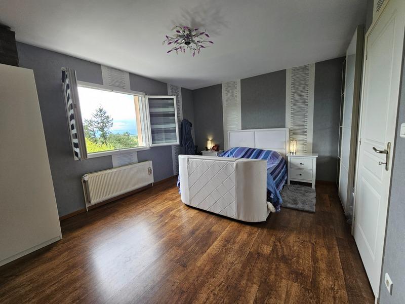 Maison - 151 m² - 5 pièces