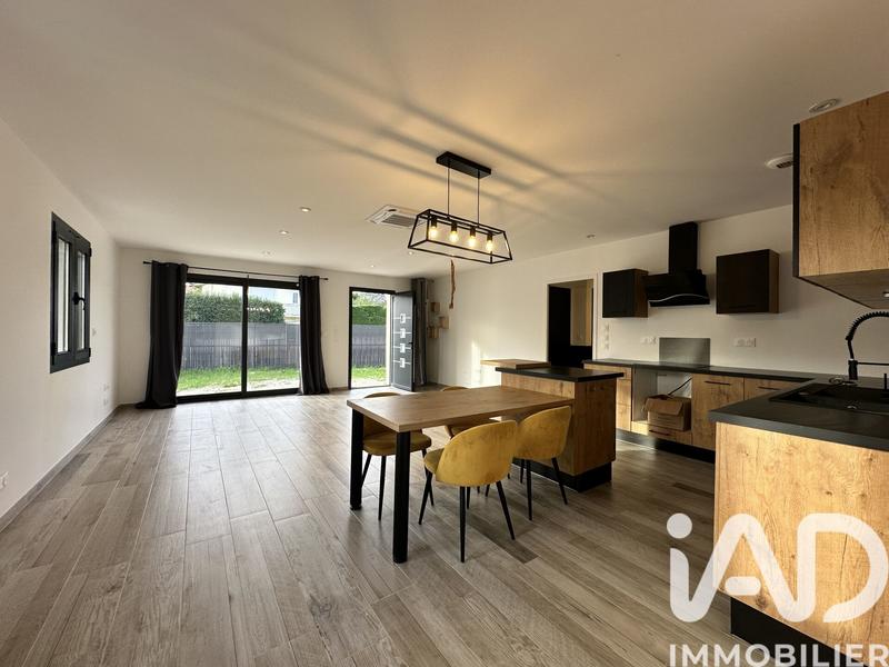 Maison - 98 m² - 4 pièces