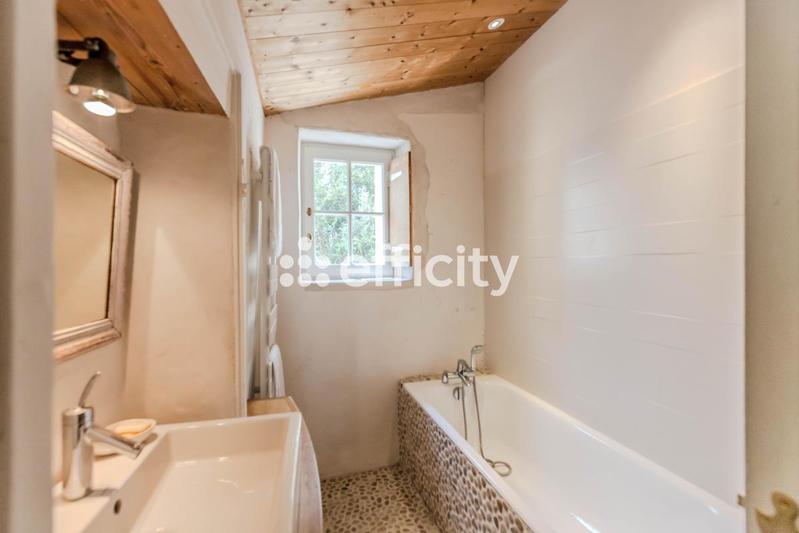 Maison - 192 m² - 9 pièces