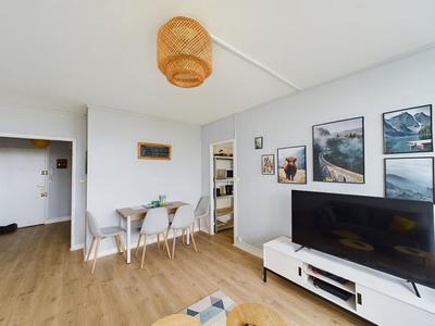 Appartement - 90 m² - 5 pièces